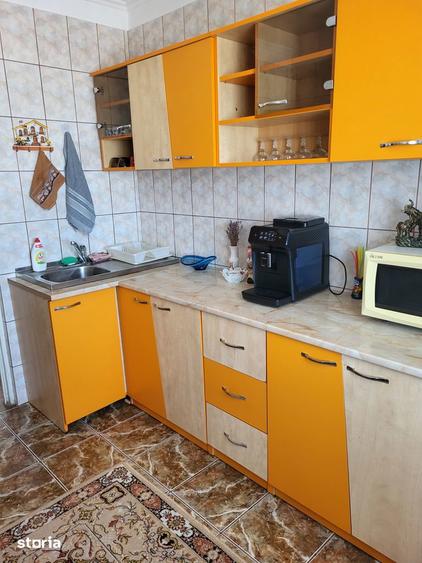 Apartament cu 3 camere, mobilat în Central
