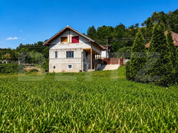 Casă individuală cu 4 camere cu Teren 1360 Mp în Așchileu Mare
