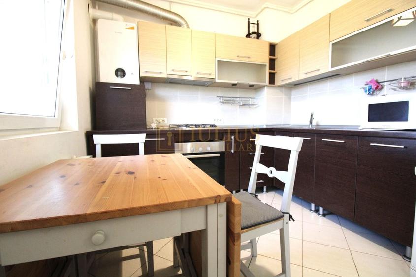 Apartament cu 3 camere decomandat, mobilat în Aradului