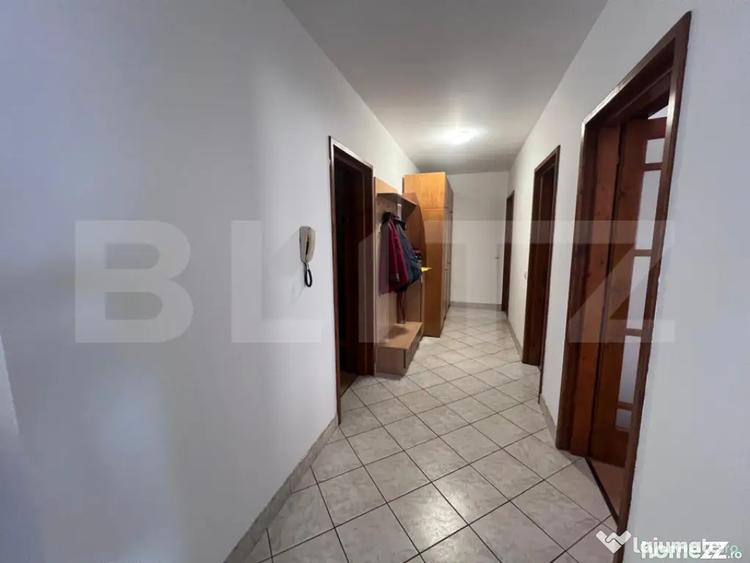 Casă cu 7 camere cu Teren 430 Mp în Gruia