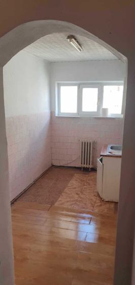 De vanzare apartament 2 camere - 5