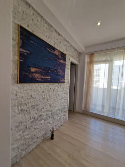 Apartament cu 2 camere semidecomandat, mobilat în Nord