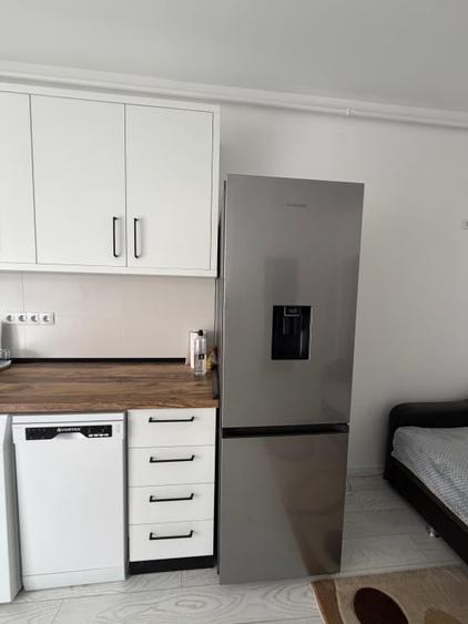 Apartament cu 2 camere semidecomandat, mobilat în Independenței