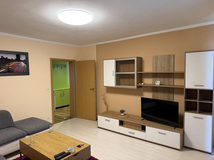 Apartament cu 2 camere decomandat, mobilat în Lazaret