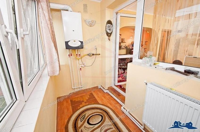 Apartament cu 2 camere decomandat în Micro 20