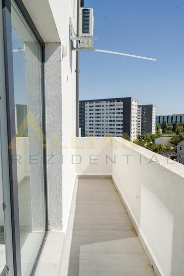 Penthouse cu 3 camere decomandat în Apărătorii Patriei