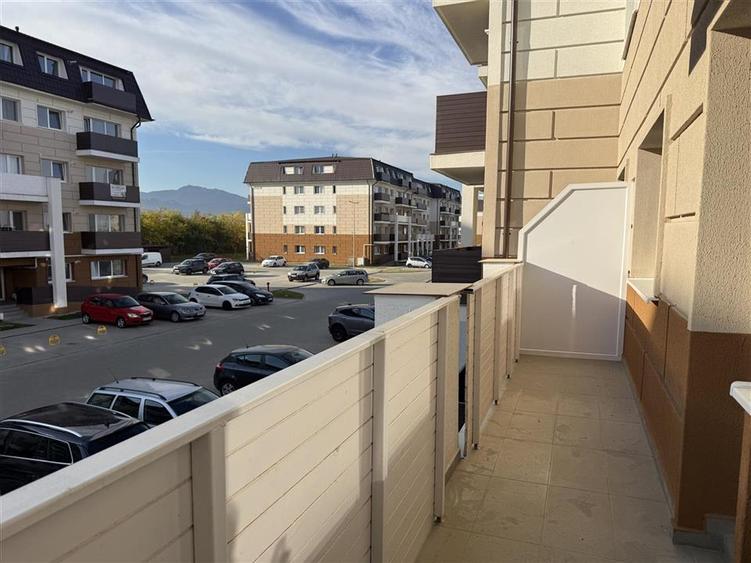 Apartament cu 2 camere decomandat în Sânpetru