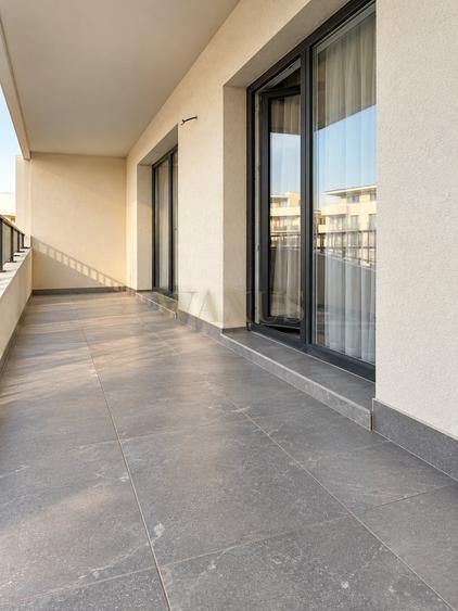 Apartament cu 3 camere semidecomandat, mobilat în Florești
