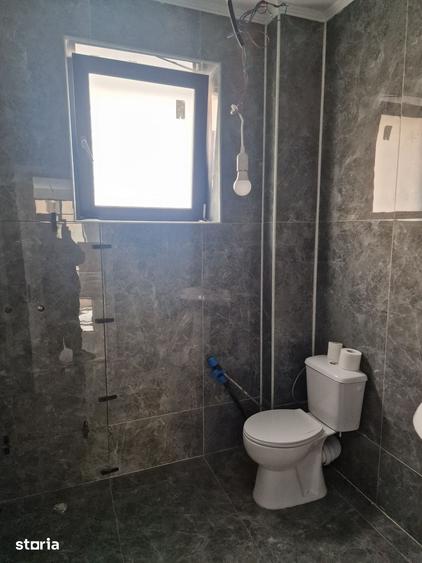 Casă cu 5 camere cu Teren 220 Mp în Apărătorii Patriei