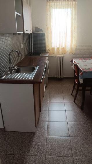 Inchiriez apartament zona SUPERNOVA - 3