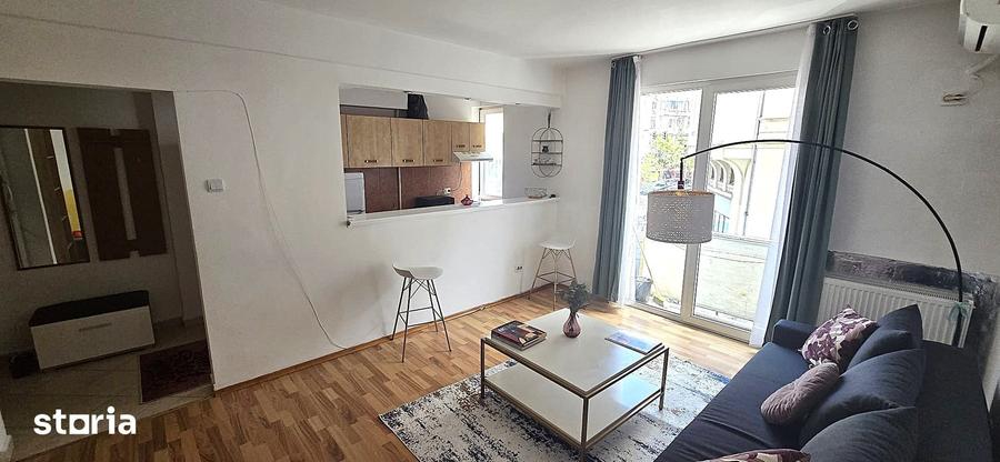 Apartament cu 2 camere semidecomandat în Centrul Istoric