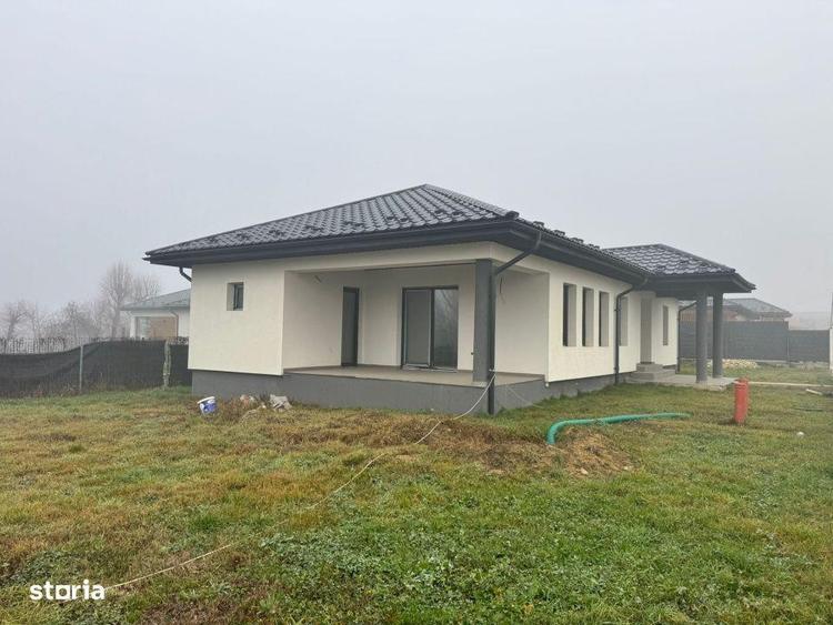 Casa individuala de vanzare 131 mp construiti, teren 6 ari - 15