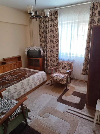 Apartament cu 2 camere decomandat în Est
