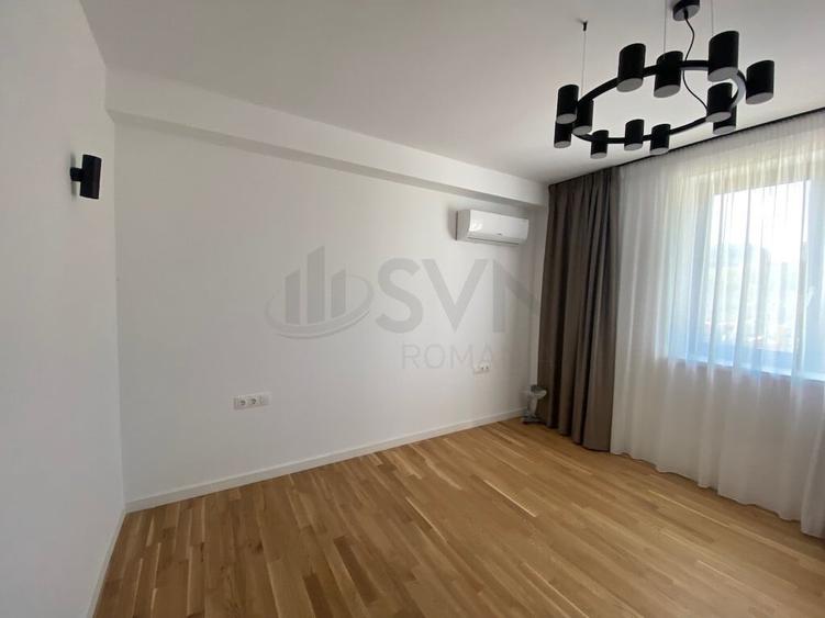 Apartament cu 3 camere semidecomandat în Sisești