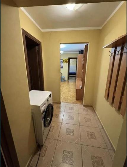 Apartament cu 3 camere nedecomandat, mobilat în Complex Studențesc