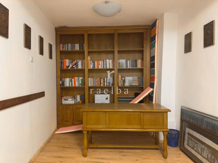 Apartament cu 11 camere semidecomandat în Dacia