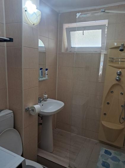 Apartament cu 3 camere semidecomandat în Ultracentral