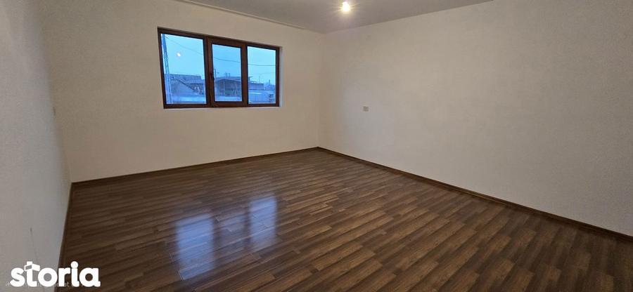 Vanzare proprietate- casa si teren Persinari Dambovi?a - 19