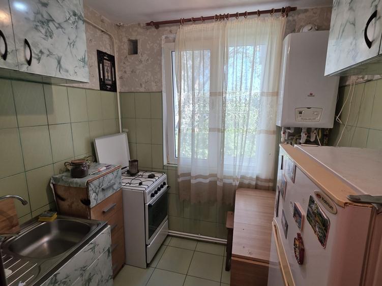 Apartament cu 2 camere semidecomandat în Micro 19
