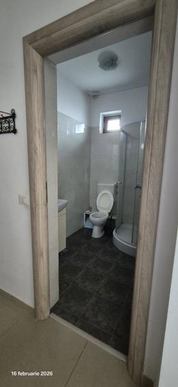 Garsonieră decomandată în Roșu