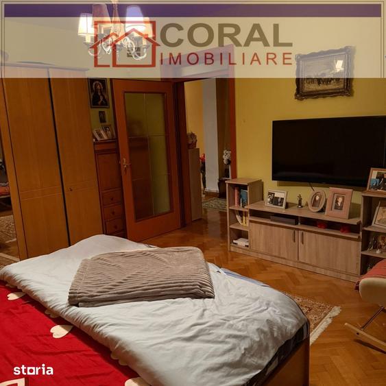 Casă cu 6 camere cu Teren 387 Mp în Decebal