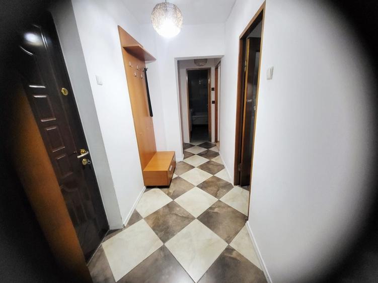 Apartament cu 2 camere decomandat în Sud