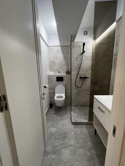 Apartament cu 3 camere decomandat, mobilat în Mihai Bravu