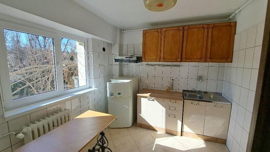 Apartament cu 3 camere decomandat în Dorobanți