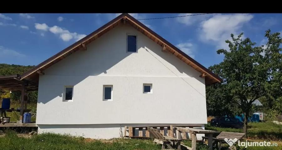 Casă cu 3 camere în Central