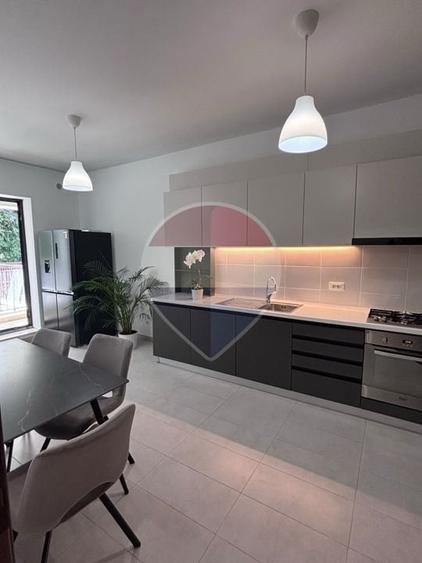 Apartament cu 4 camere decomandat, mobilat în Kiseleff