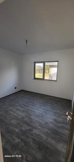 Casă cu 3 camere în Tulucești