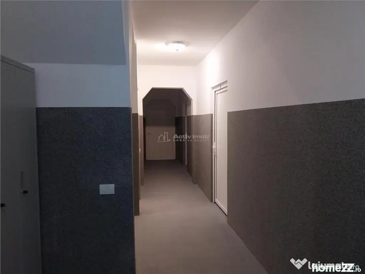 Casă cu 20 camere cu Teren 300 Mp în Central