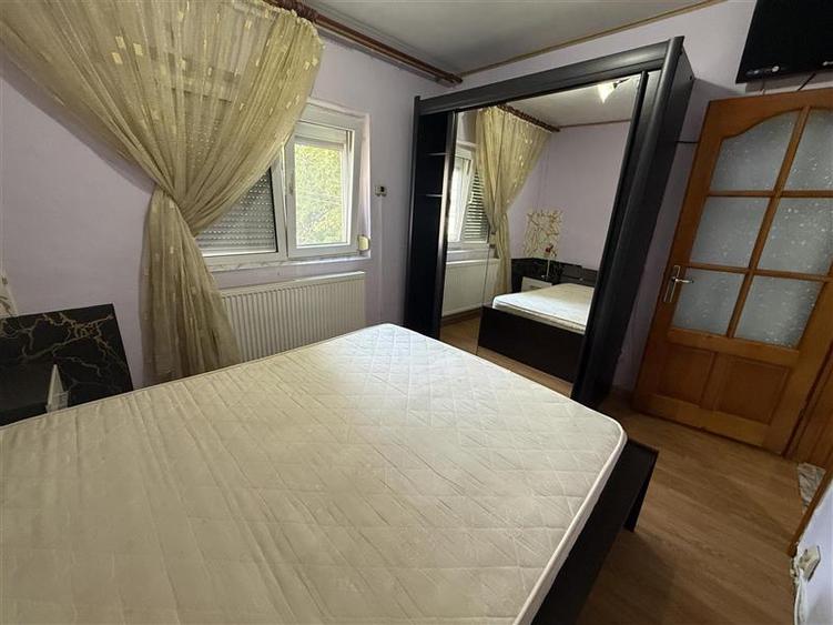 Apartament cu 2 camere semidecomandat în Mioriței