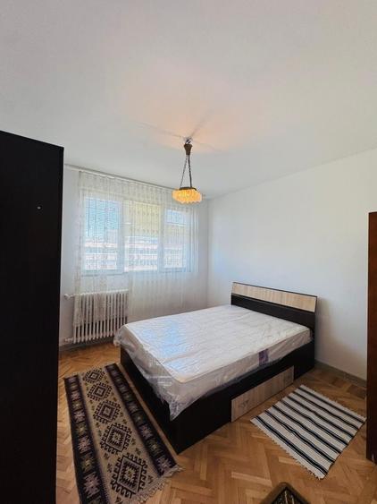 Apartament cu 2 camere semidecomandat în 1 Mai
