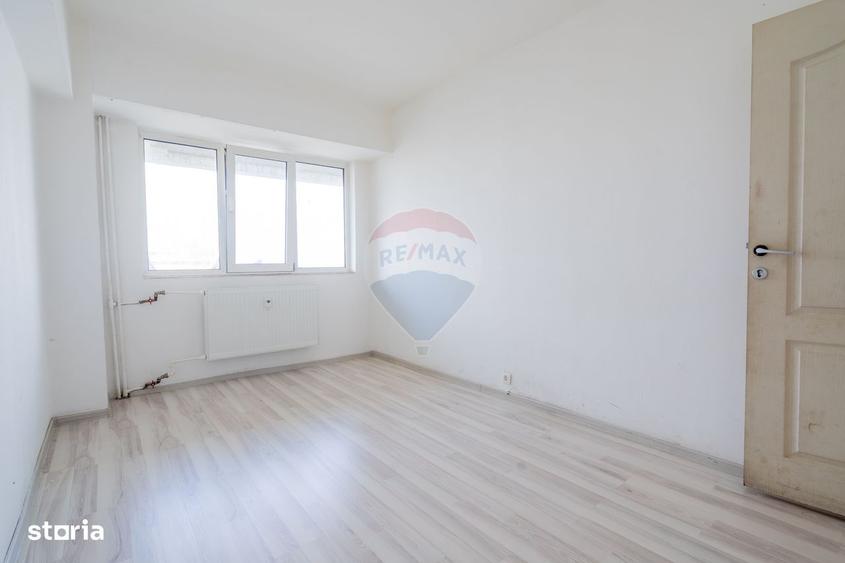 Apartament cu 3 camere decomandat în Fundeni
