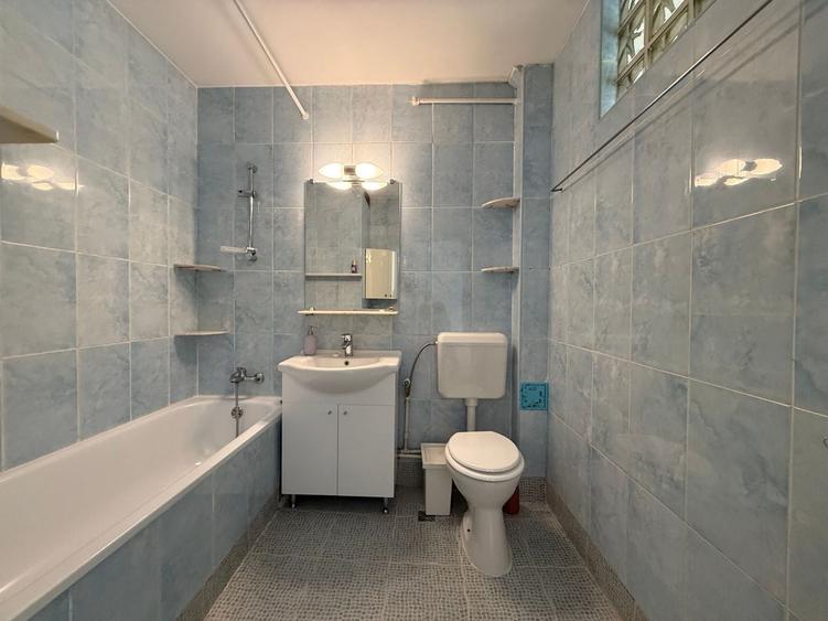Apartament cu 3 camere decomandat, mobilat în Arcul de Triumf