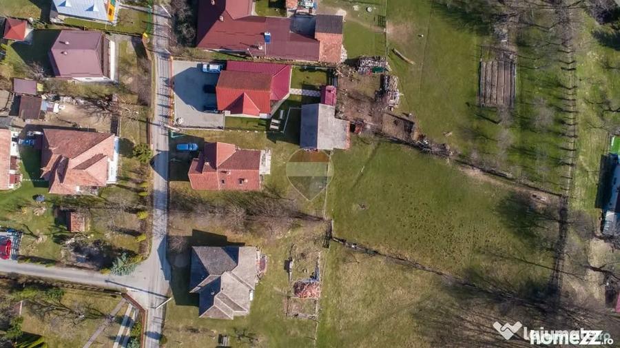 Casă cu 6 camere cu Teren 1915 Mp în Bran