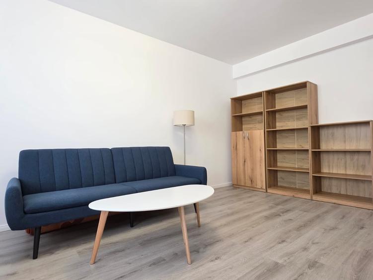Apartament cu 2 camere semidecomandat în 1 Decembrie