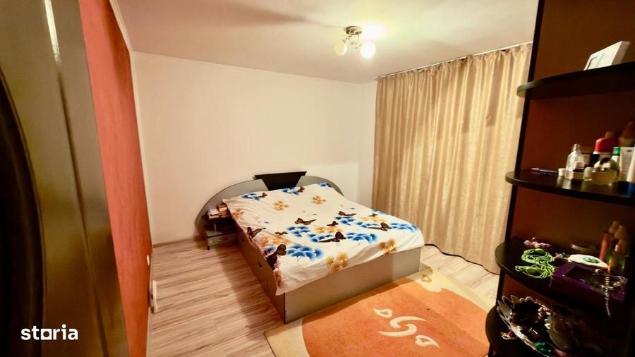 Casă cu 3 camere în Vânători