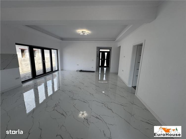 Casă cu 4 camere în Central