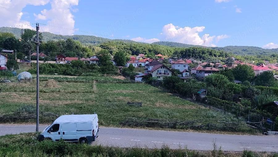 Teren de 1218 mp, în Central