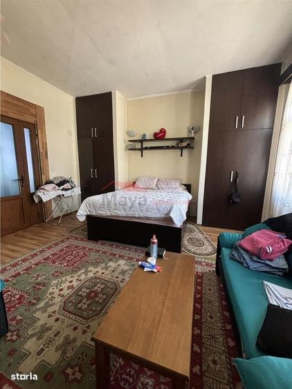 Casă cu 4 camere în Lelești
