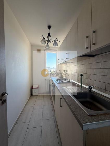 Apartament cu 2 camere semidecomandat, mobilat în Calea Victoriei