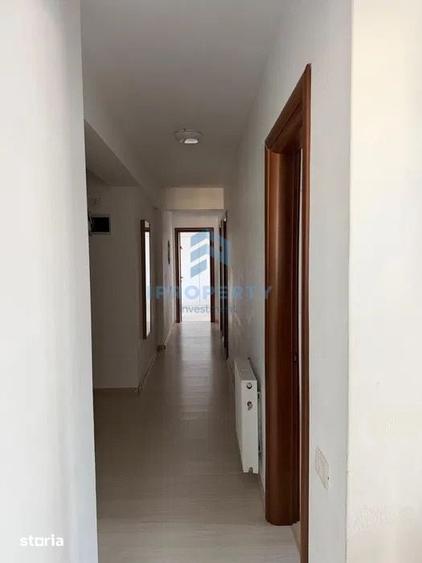 Apartament cu 4 camere în Sisești