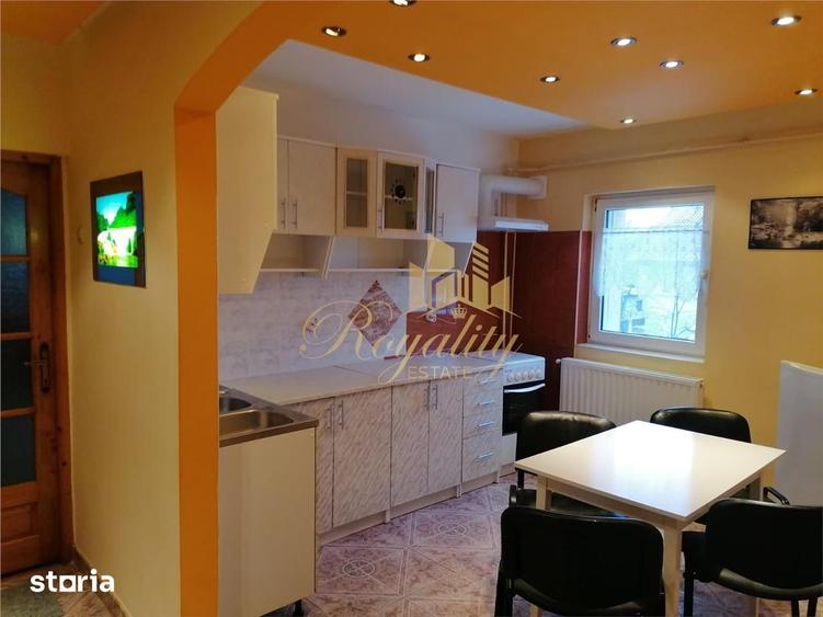 Apartament cu 2 camere semidecomandat, mobilat în Est