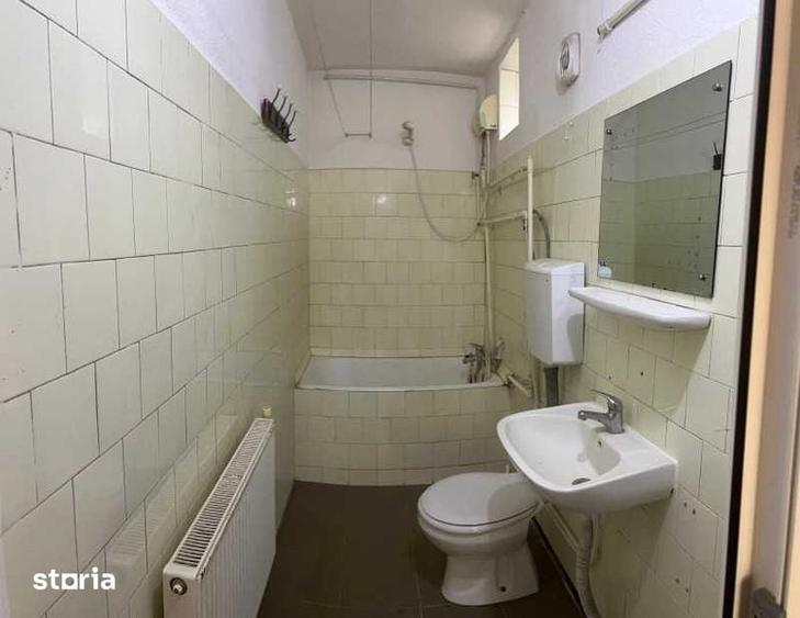 Casă cu 4 camere cu Teren 250 Mp în Vladimirescu