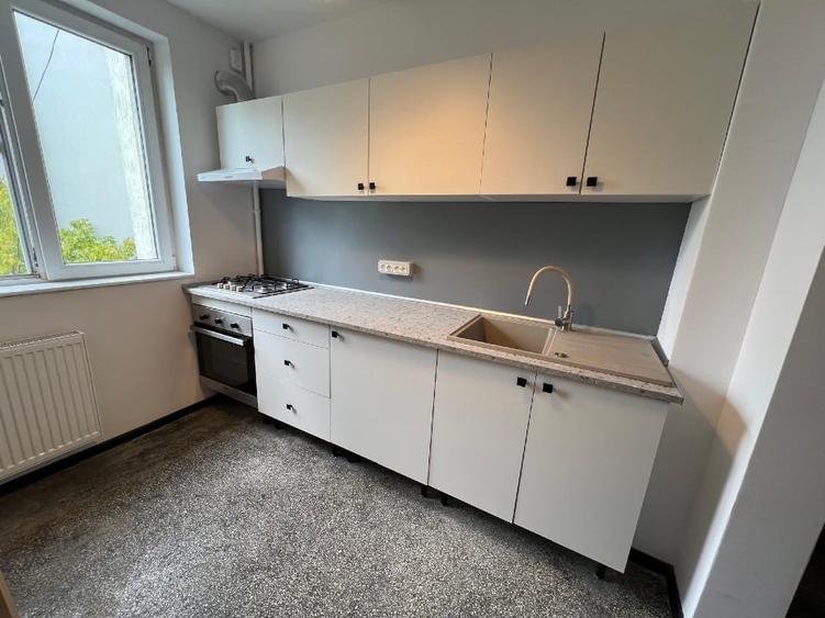 Apartament cu 3 camere semidecomandat, mobilat în Gara de Nord