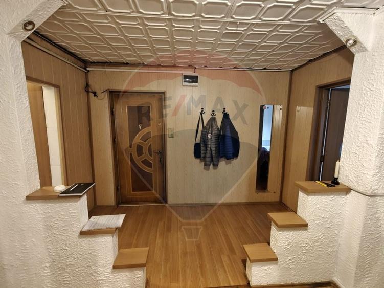 Apartament cu 3 camere decomandat, mobilat în Republicii