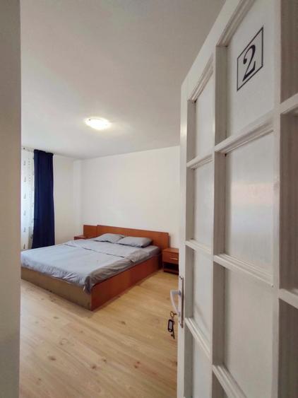 Casă cu 5 camere cu Teren 100 Mp în Central