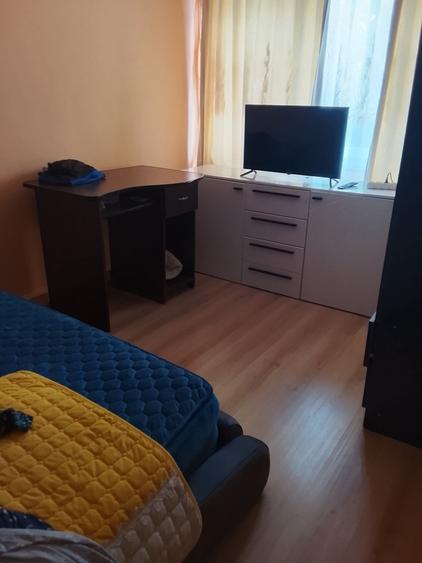 Apartament cu 3 camere decomandat în Hipodrom